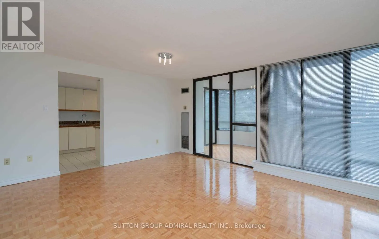 102 - 7460 BATHURST STREET