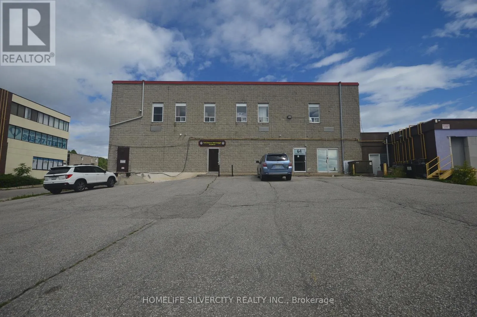 UPPER 1 - 64 HOLLAND STREET W