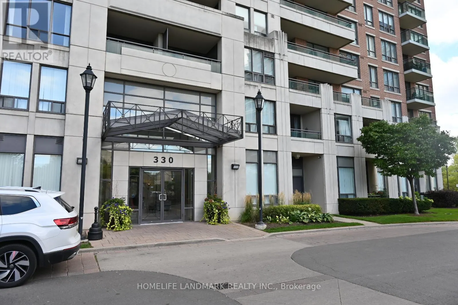 502 - 330 RED MAPLE ROAD