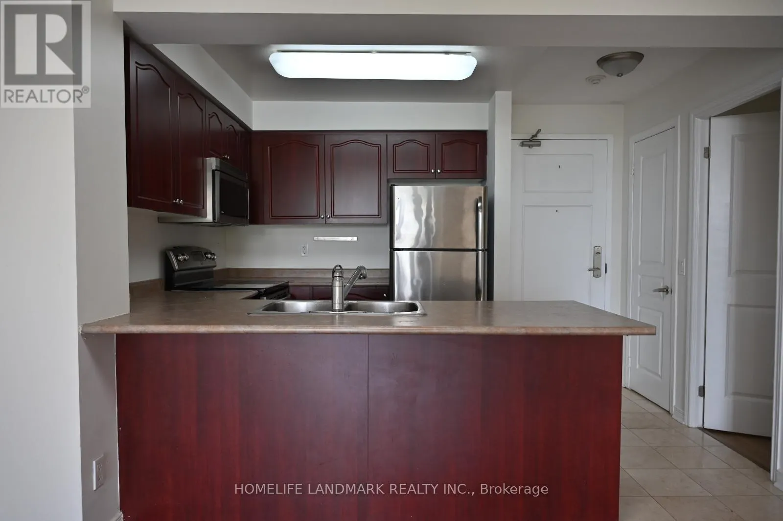 502 - 330 RED MAPLE ROAD