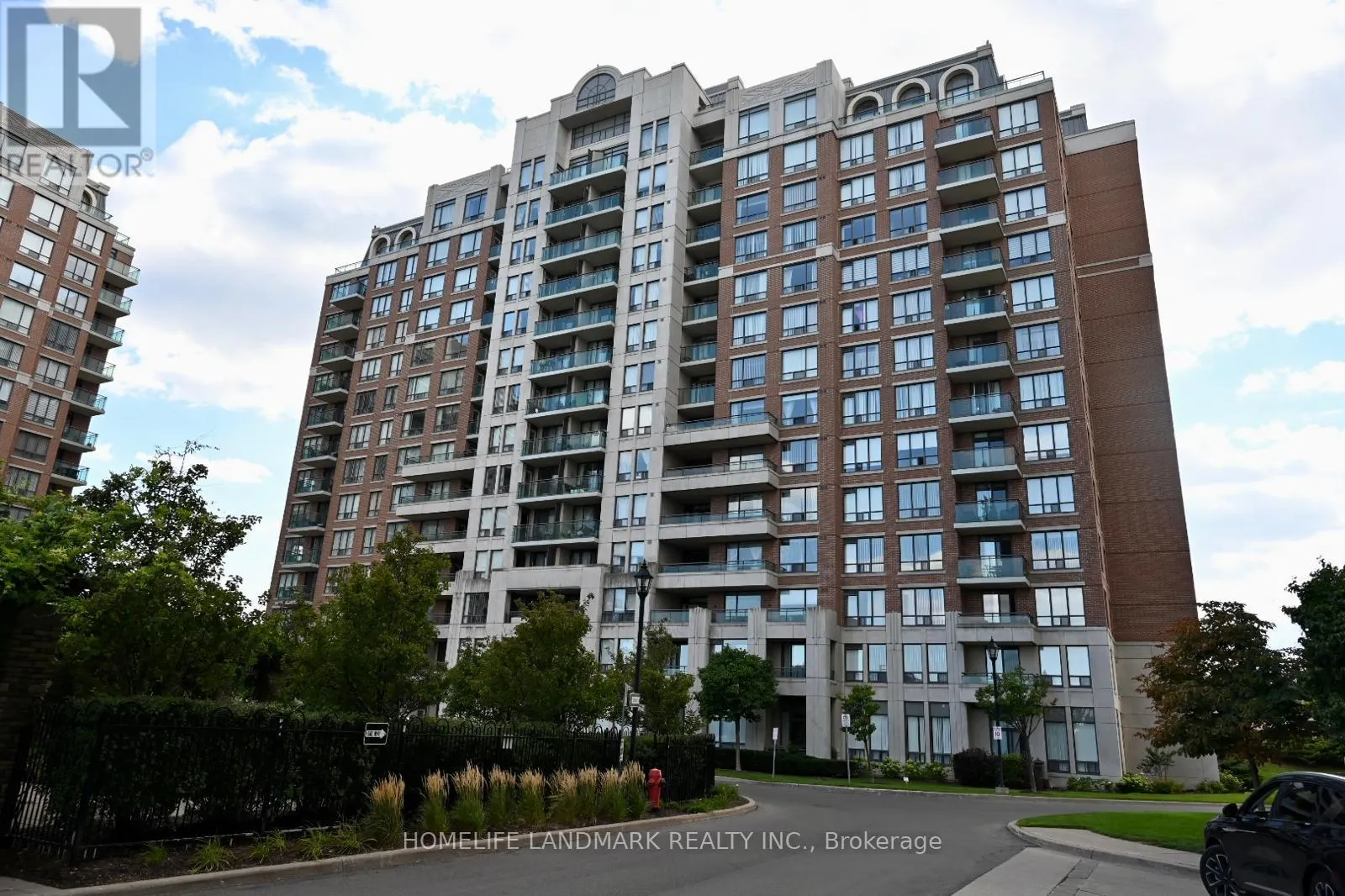 502 - 330 RED MAPLE ROAD
