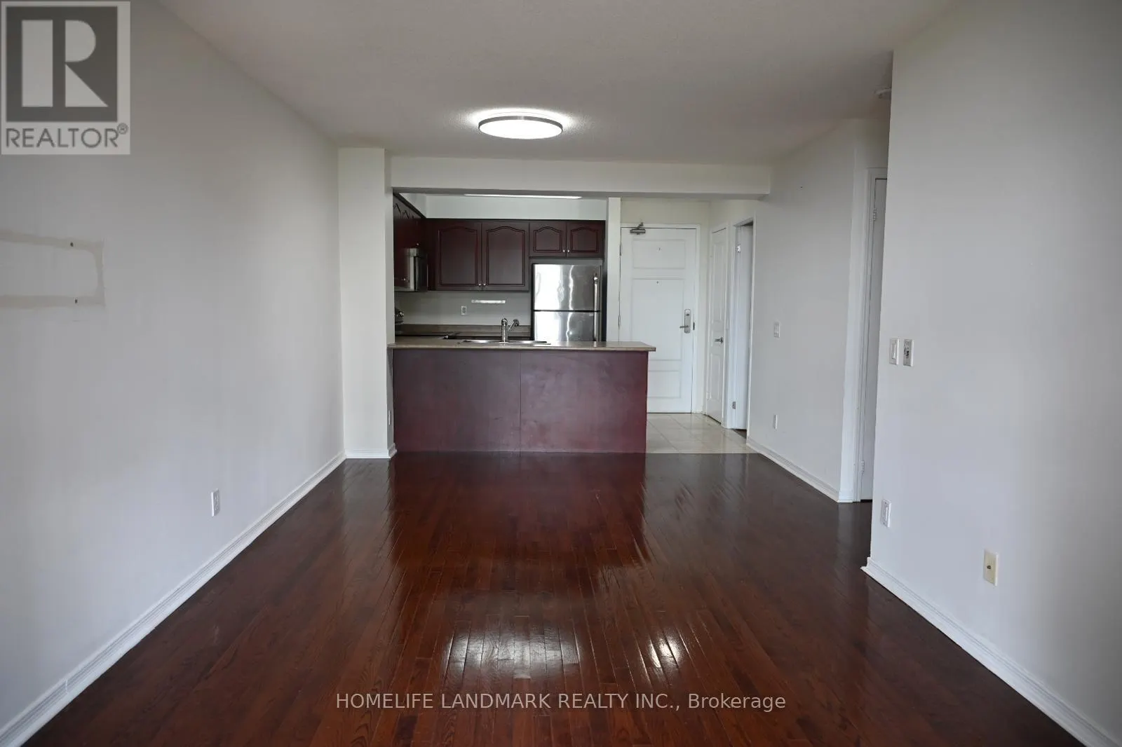 502 - 330 RED MAPLE ROAD