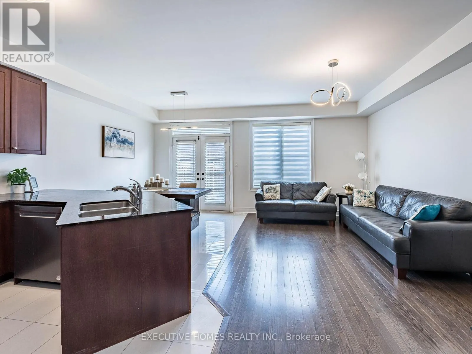 15 LOWTHER AVENUE