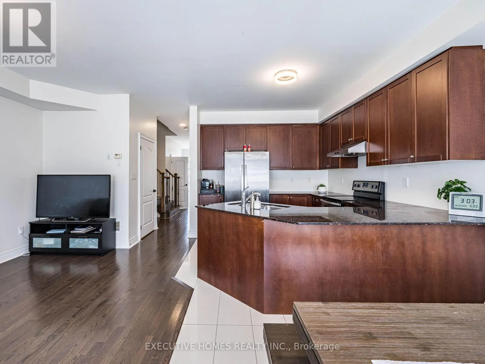 15 LOWTHER AVENUE