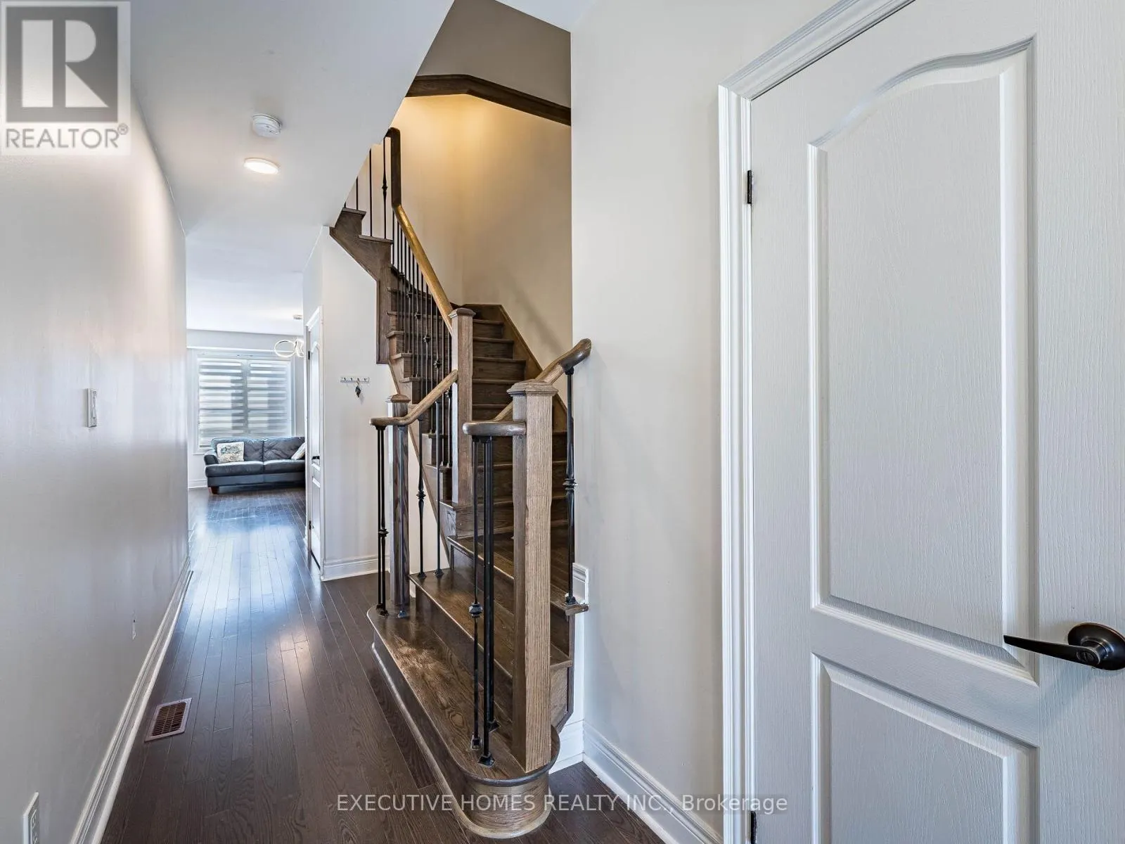 15 LOWTHER AVENUE