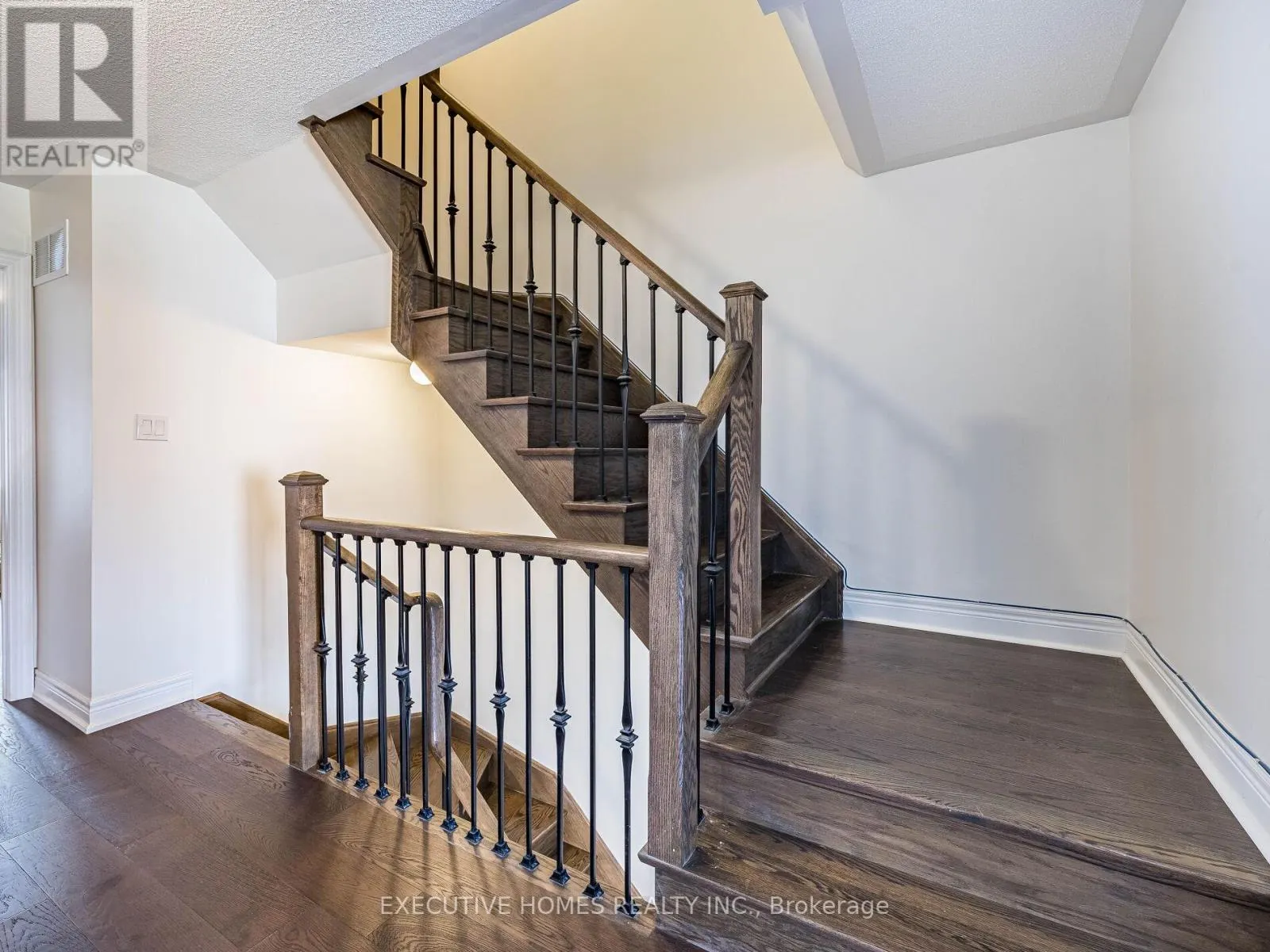 15 LOWTHER AVENUE