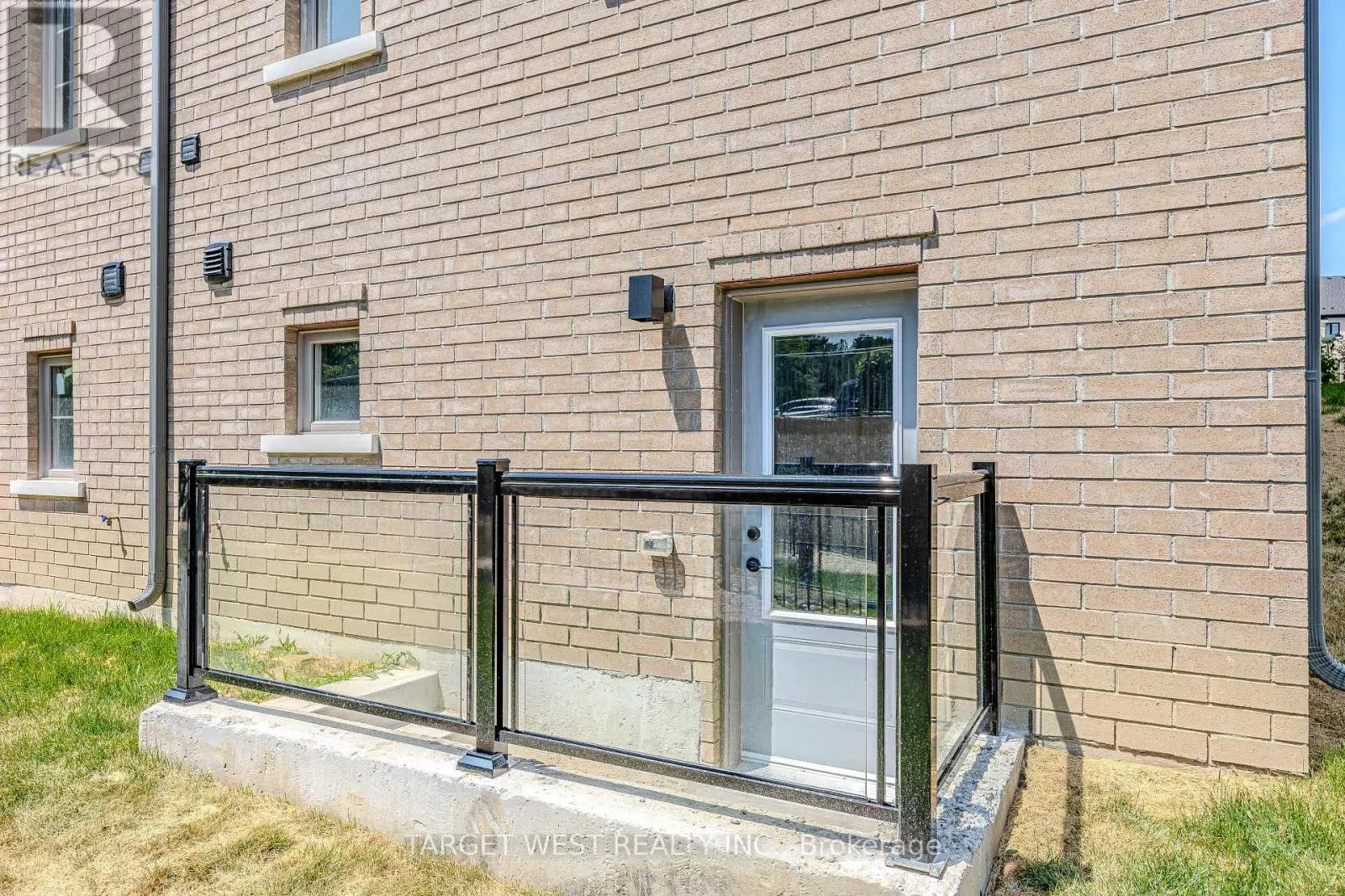 23 ARCHAMBAULT WAY