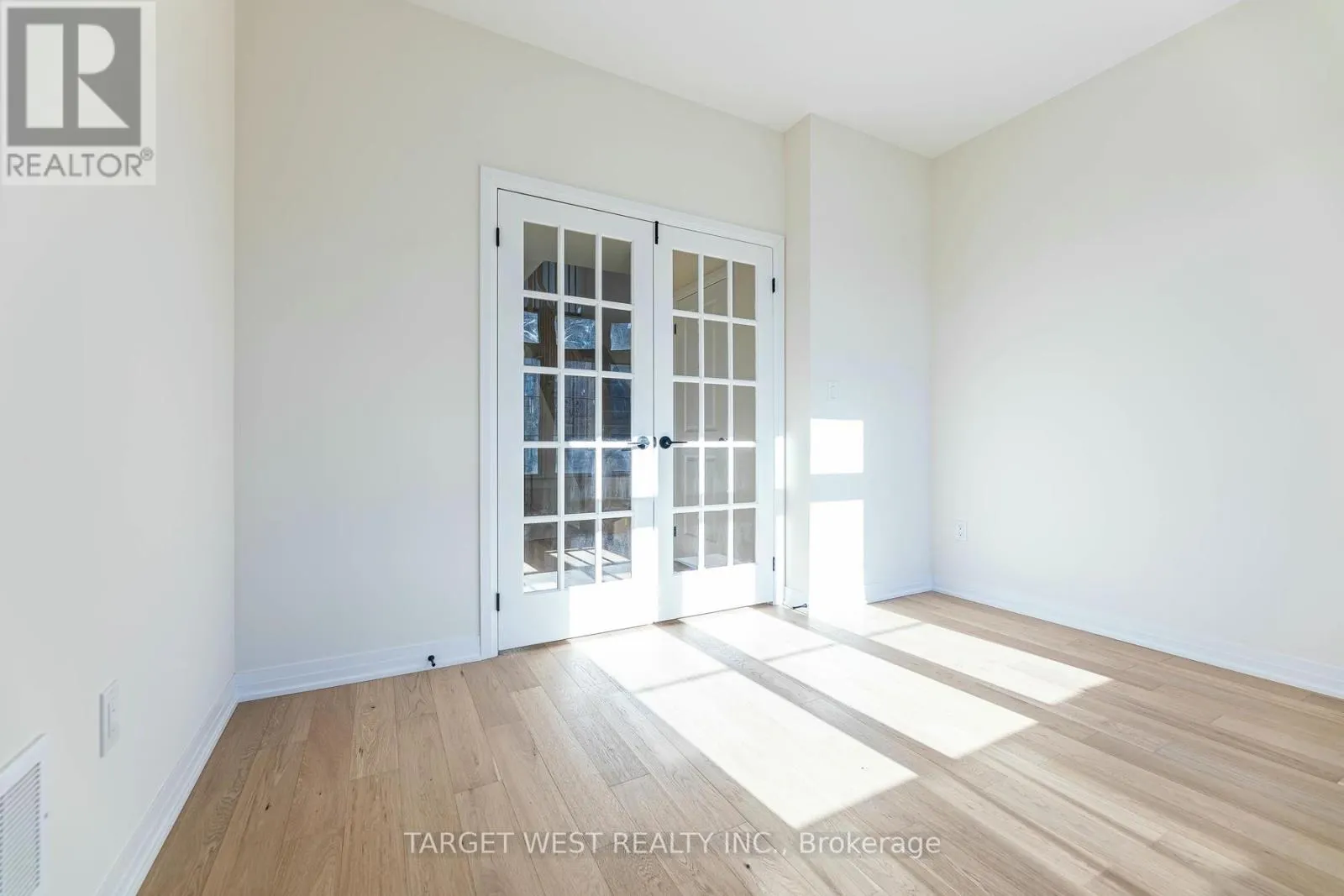 23 ARCHAMBAULT WAY