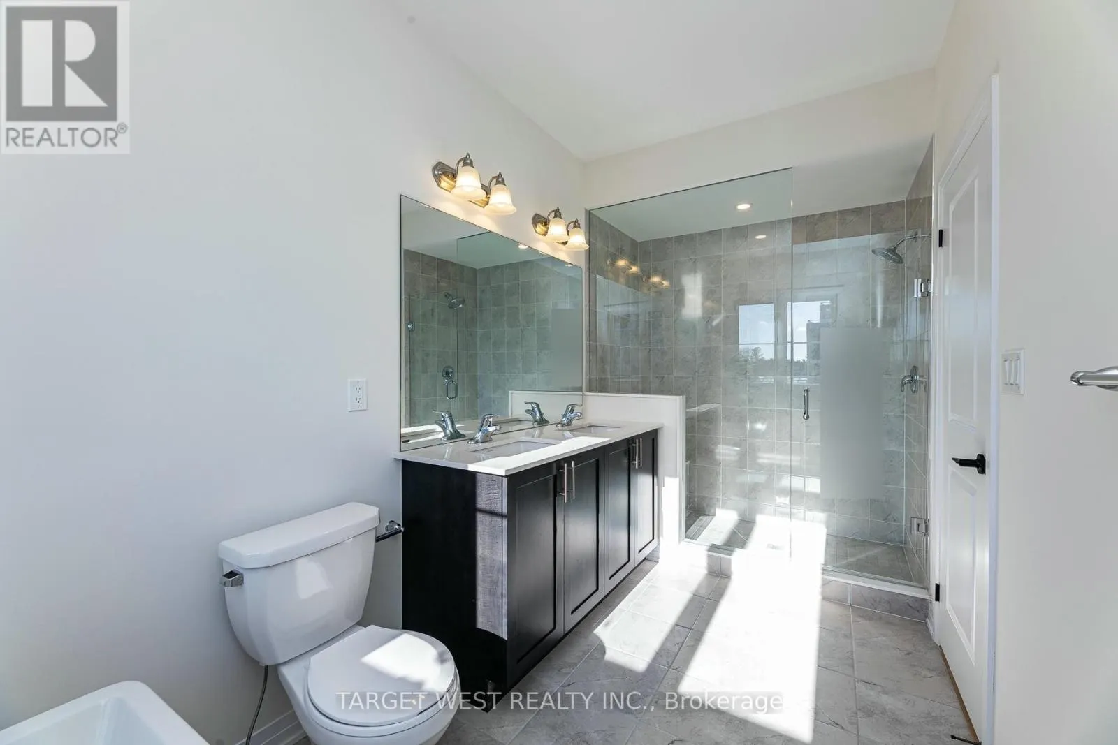 23 ARCHAMBAULT WAY