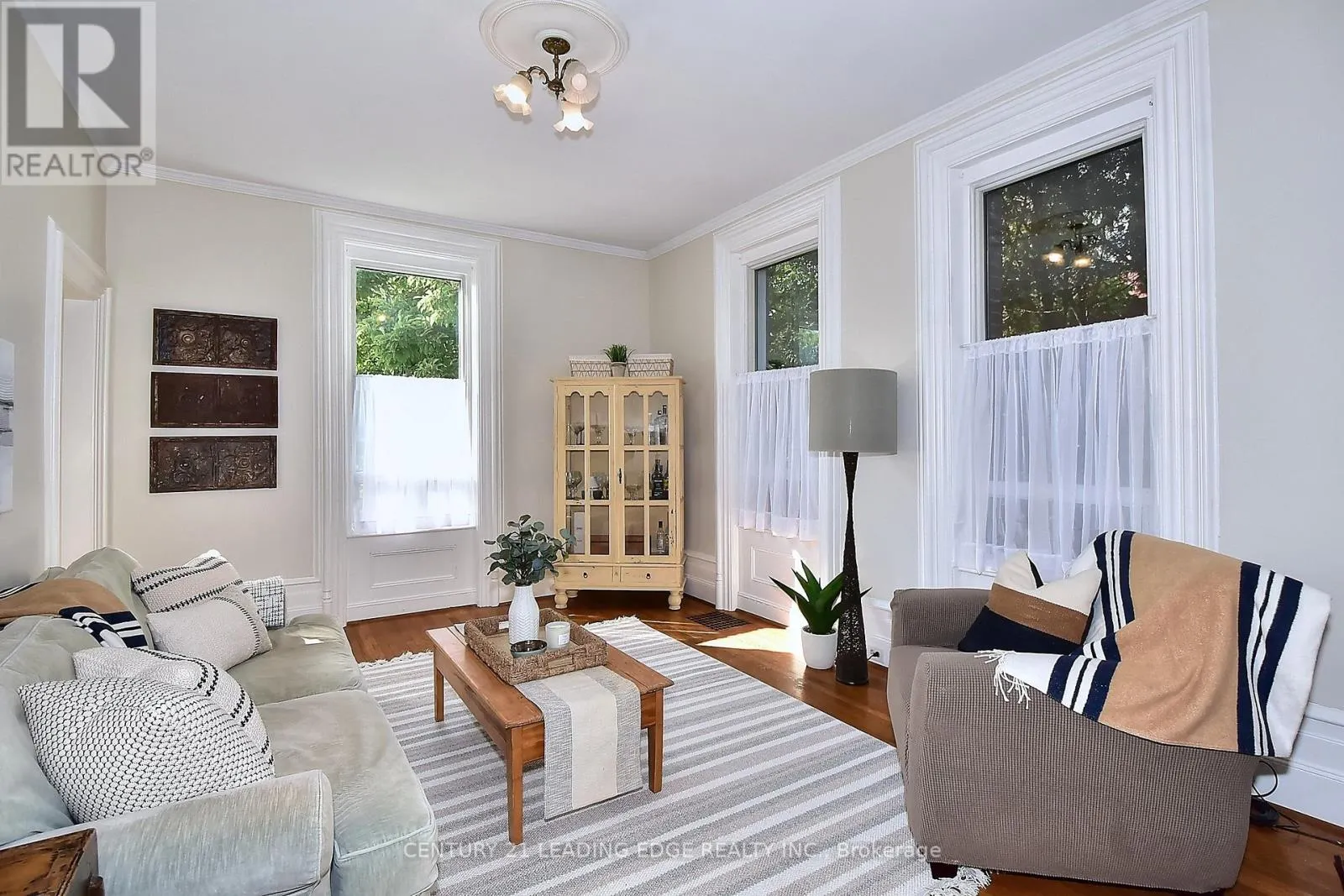 55 BROCK STREET E