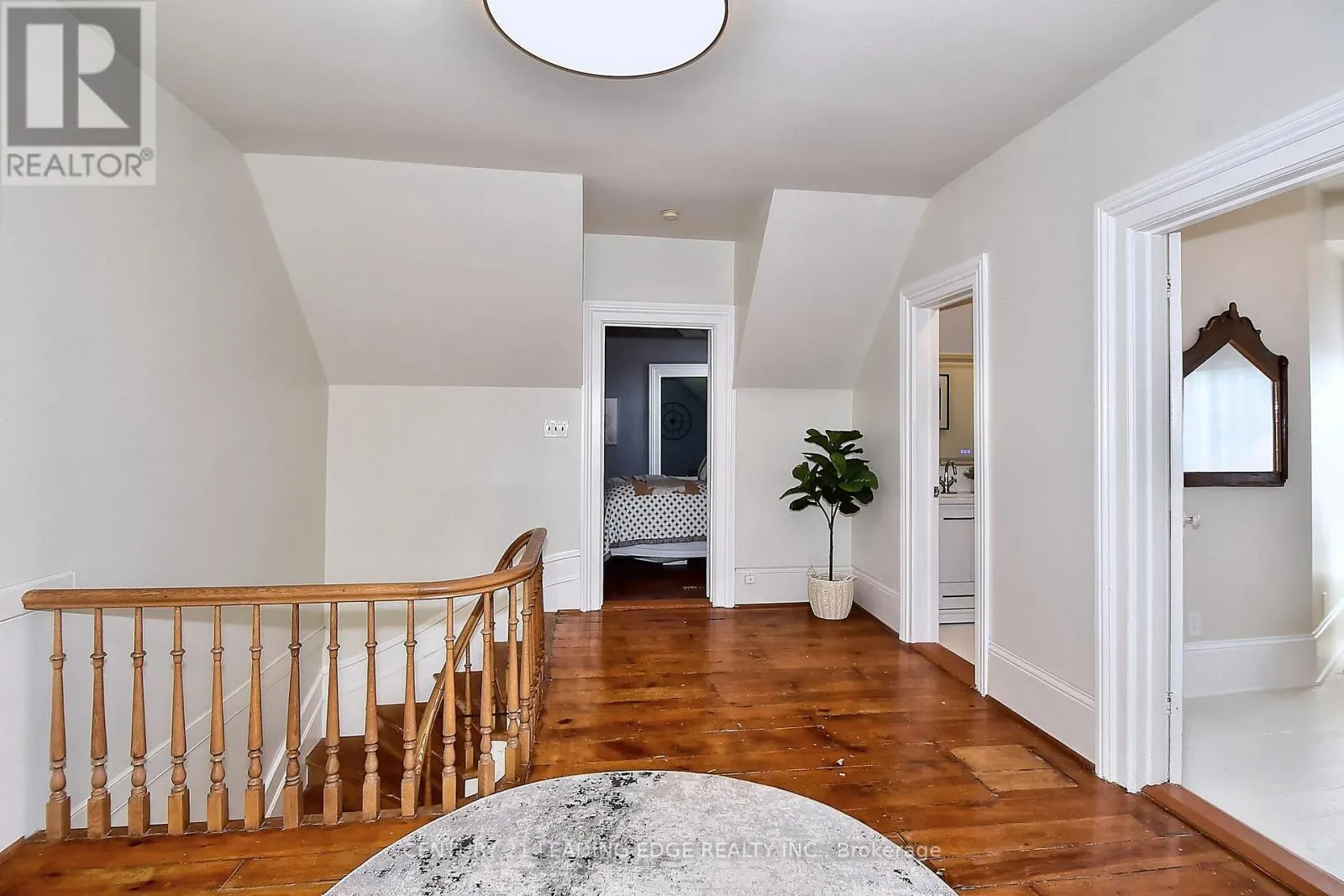 55 BROCK STREET E