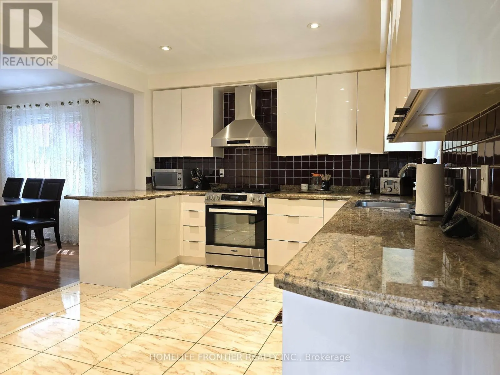 86 LARRATT LANE