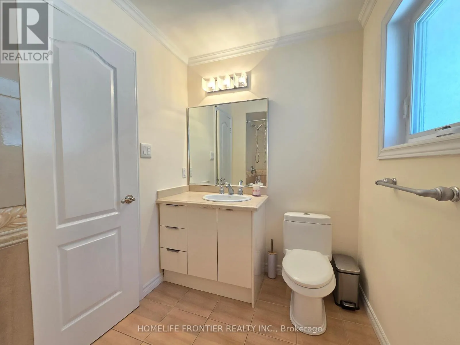 86 LARRATT LANE