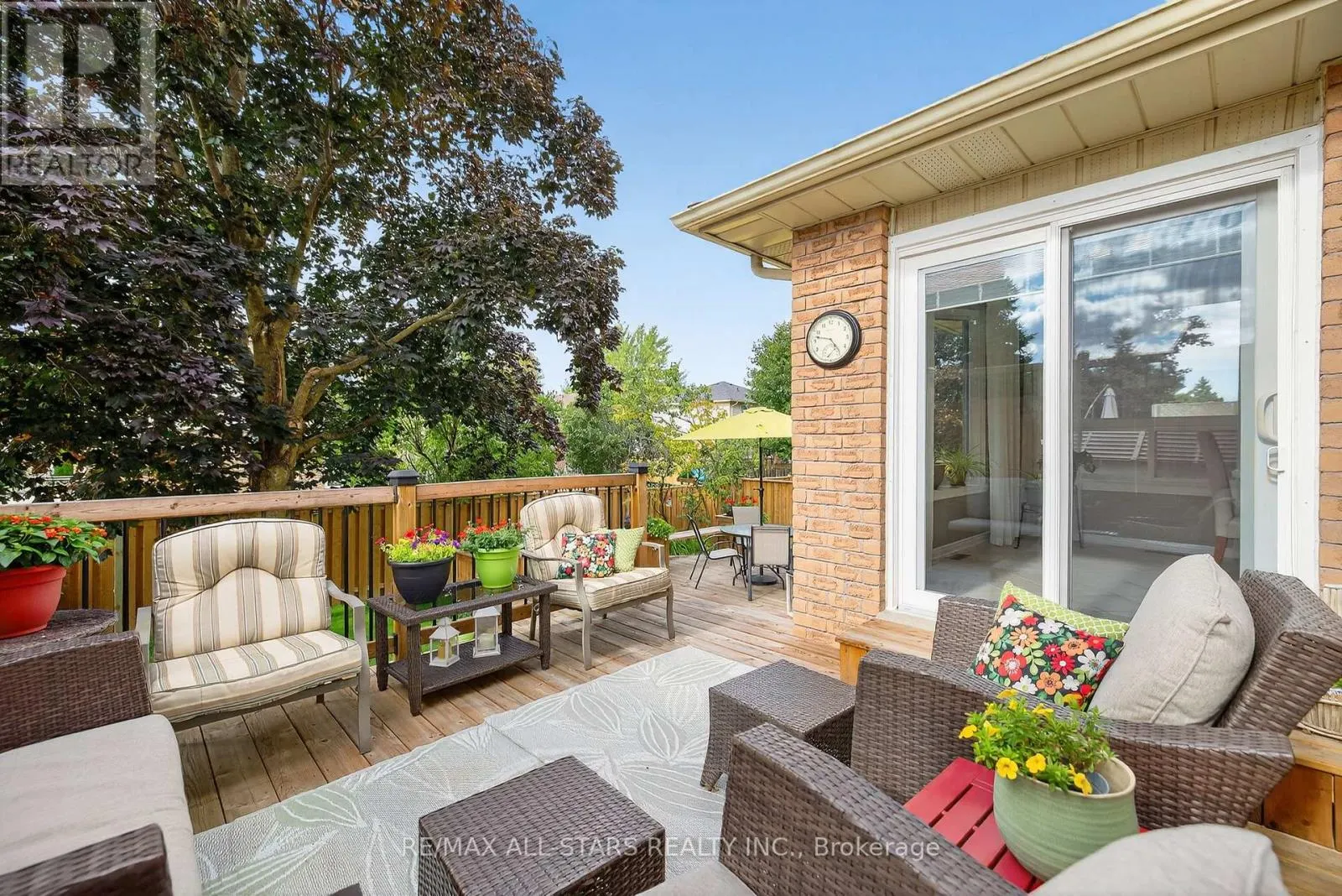 10 CASTILLE CRESCENT