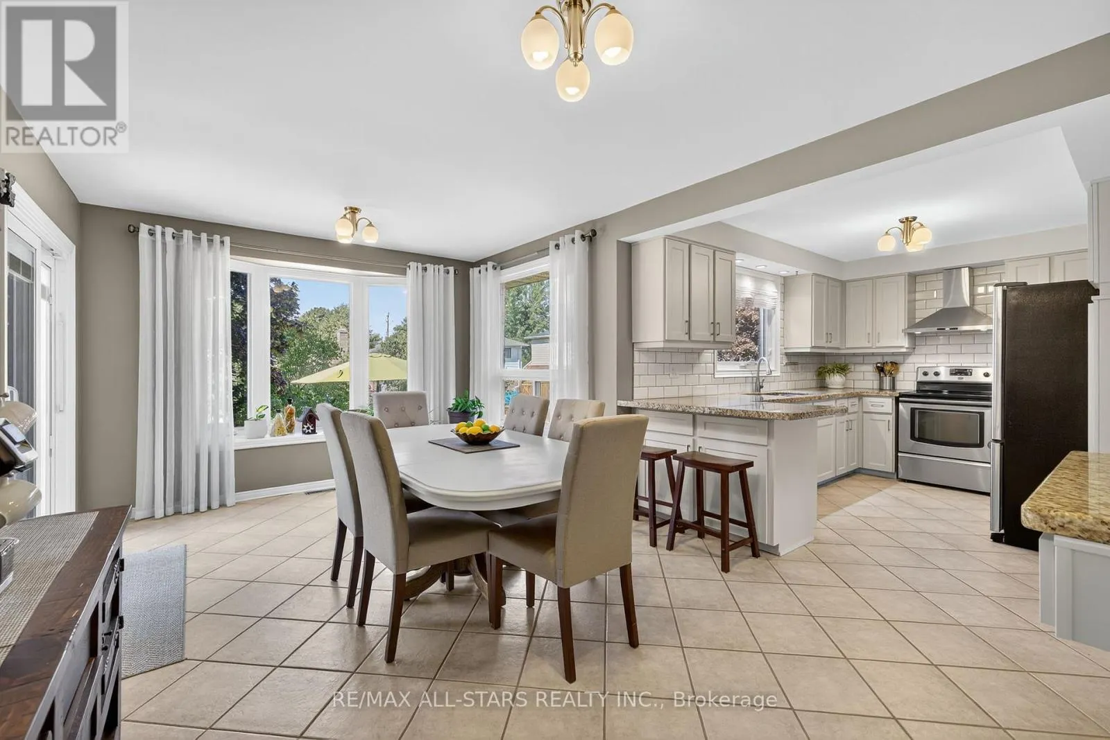 10 CASTILLE CRESCENT