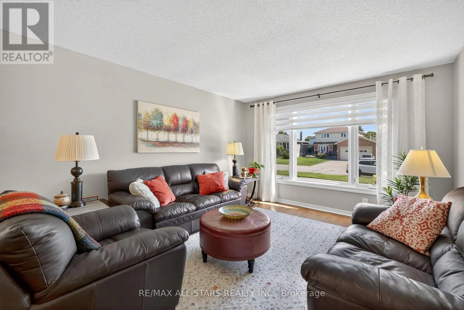 10 CASTILLE CRESCENT