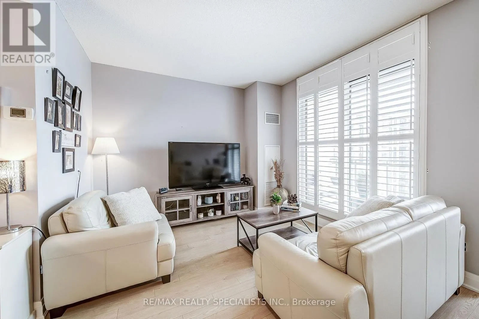 710 - 24 WOODSTREAM BOULEVARD