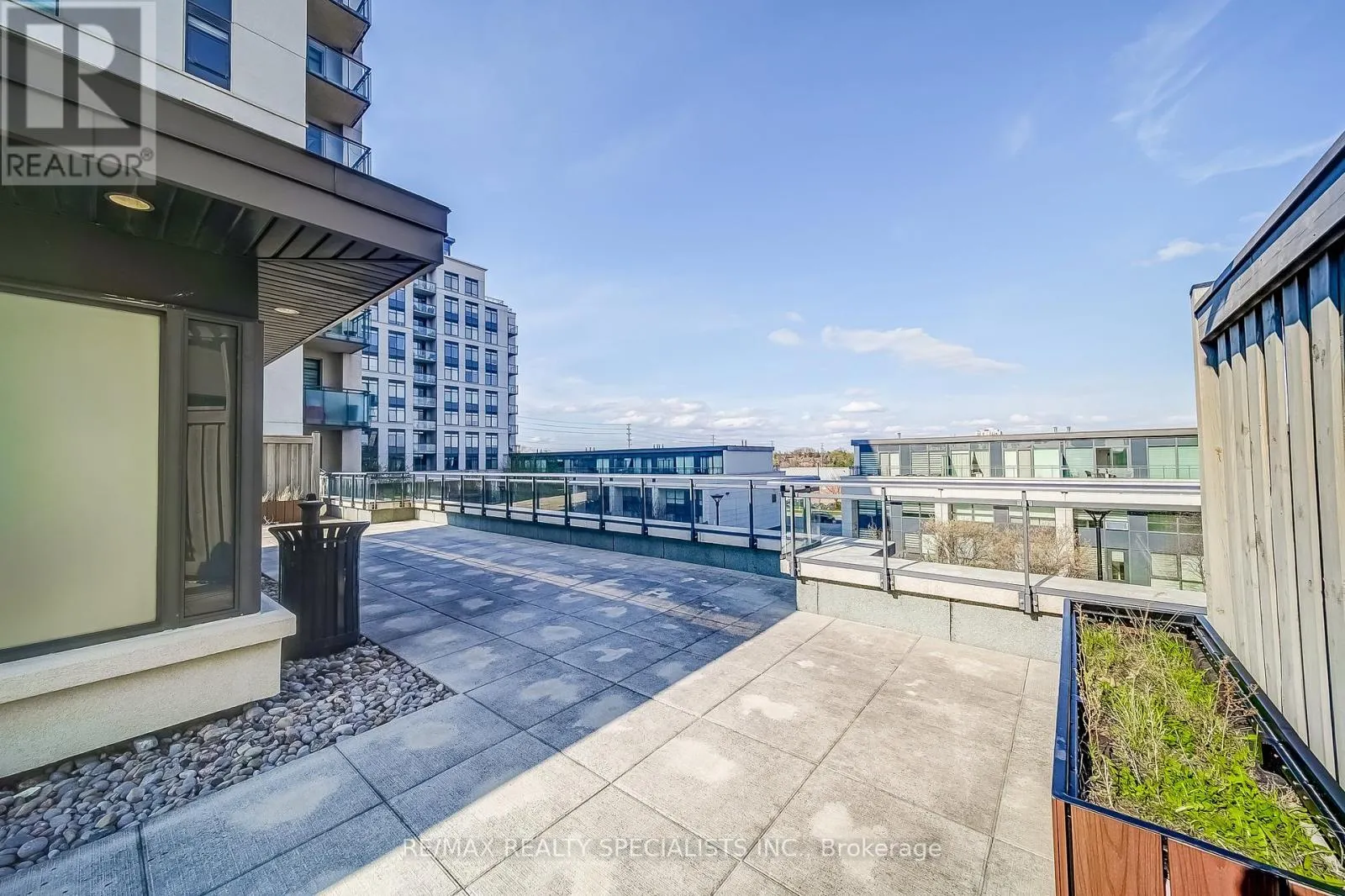 710 - 24 WOODSTREAM BOULEVARD
