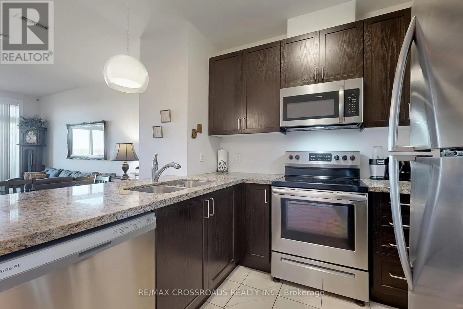 601 - 39 NEW DELHI DRIVE E
