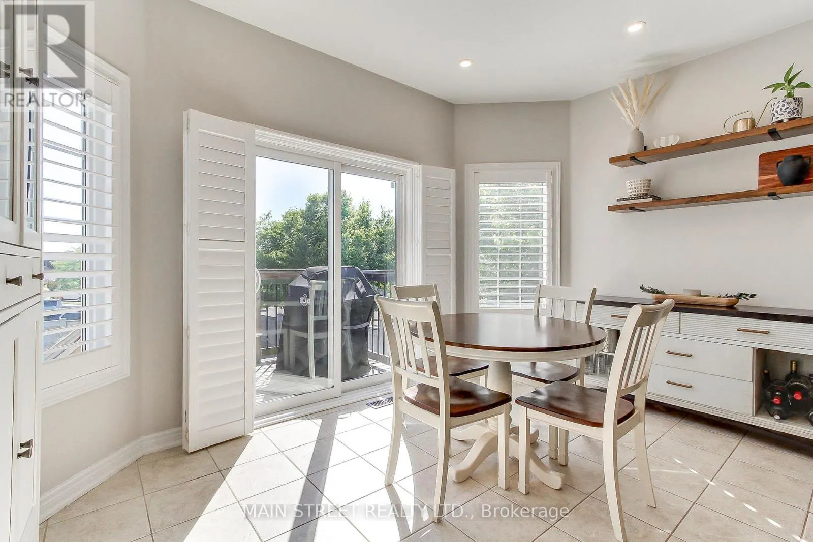 123 LAURENDALE AVENUE