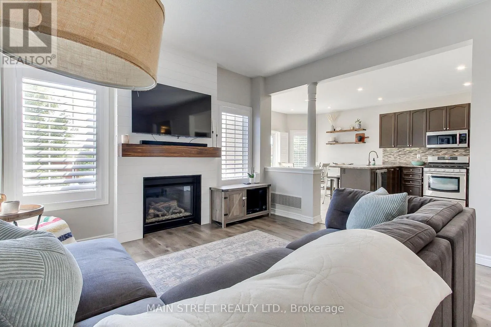 123 LAURENDALE AVENUE