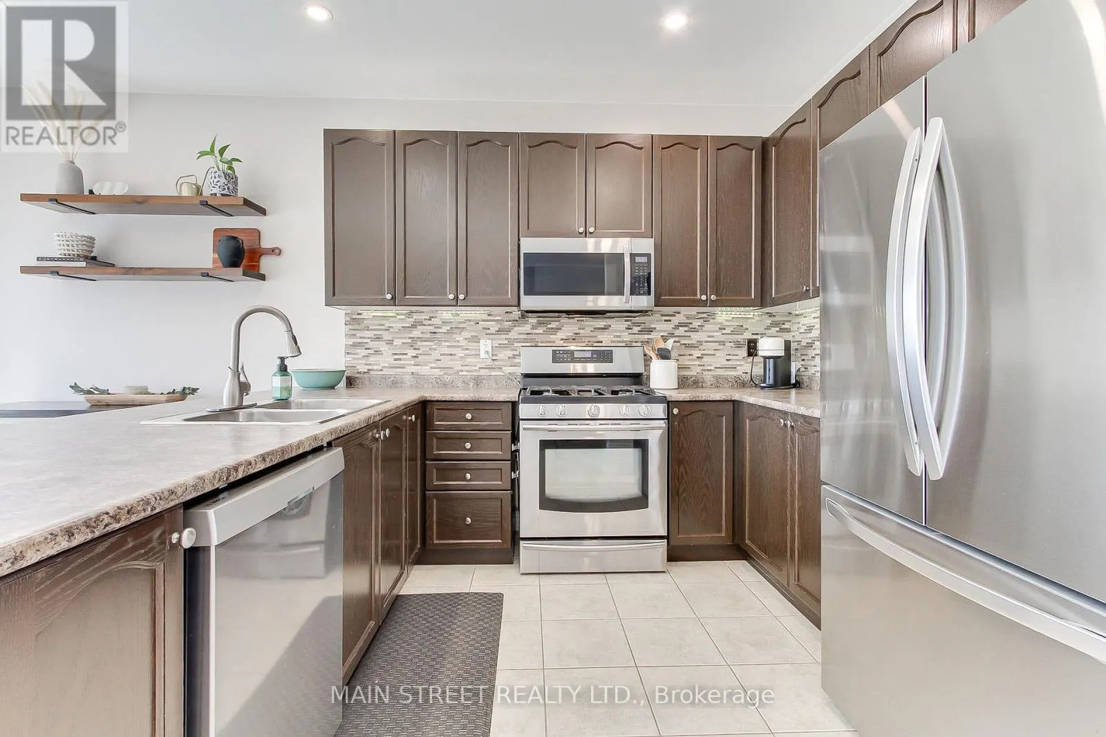 123 LAURENDALE AVENUE