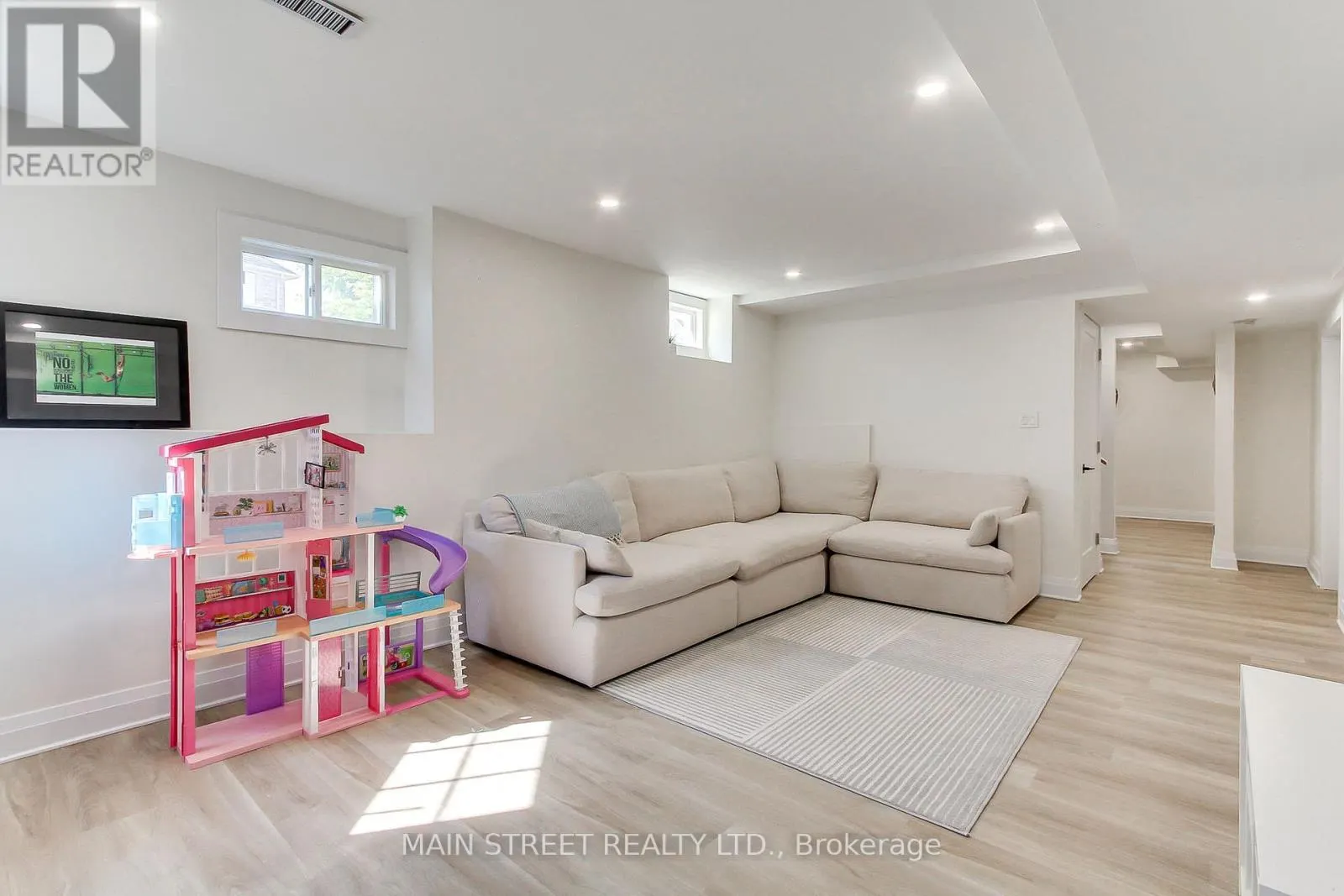 123 LAURENDALE AVENUE