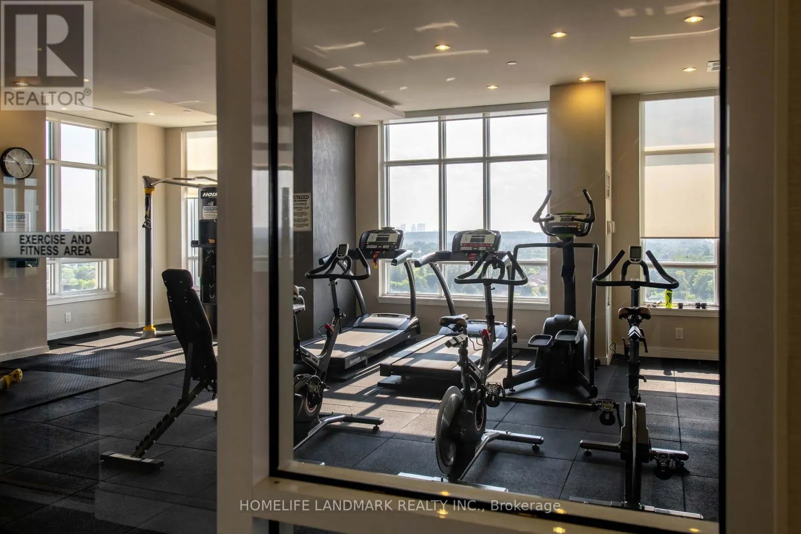 607 - 9191 YONGE STREET NW