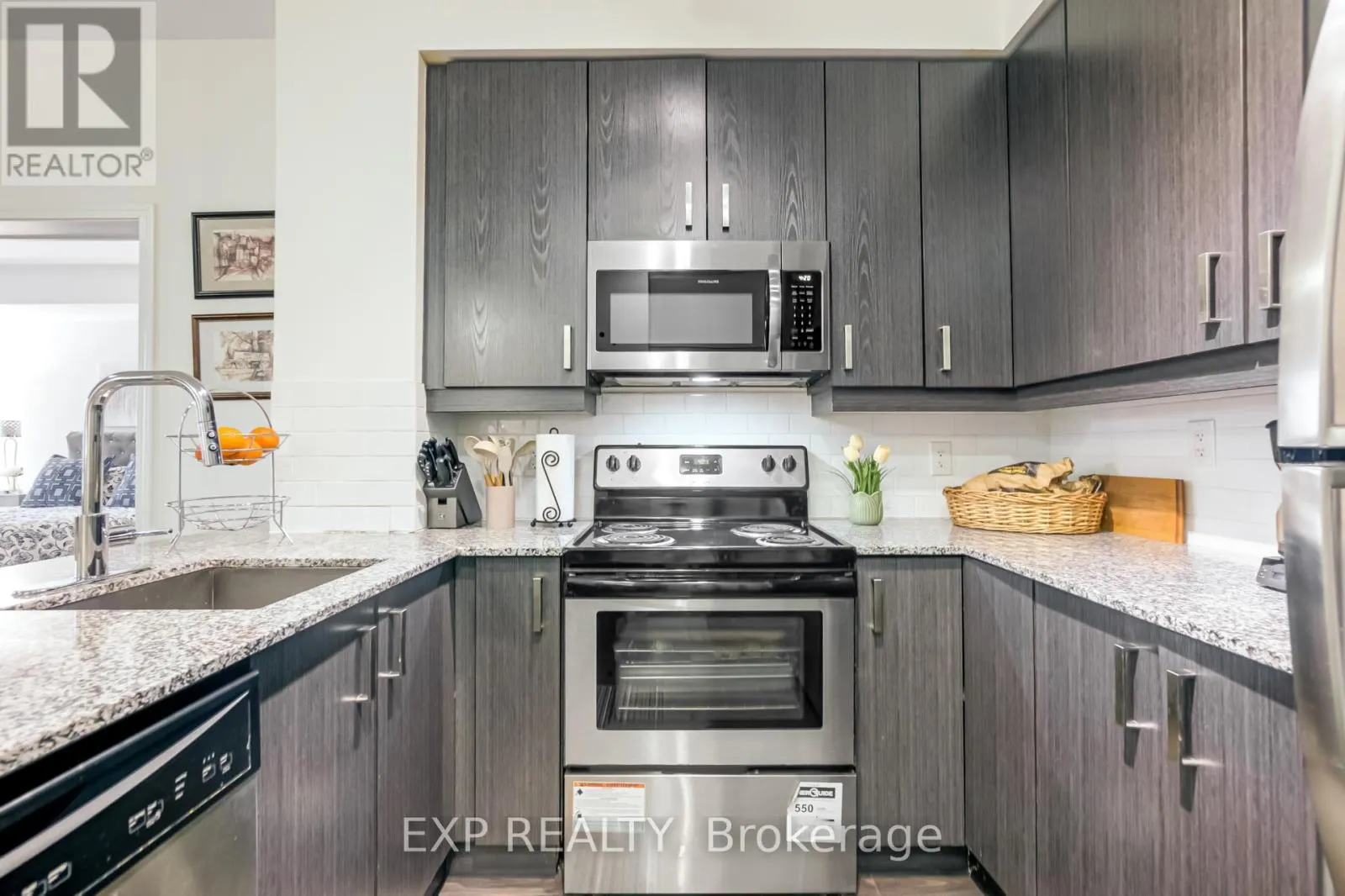 317 - 11611 YONGE STREET