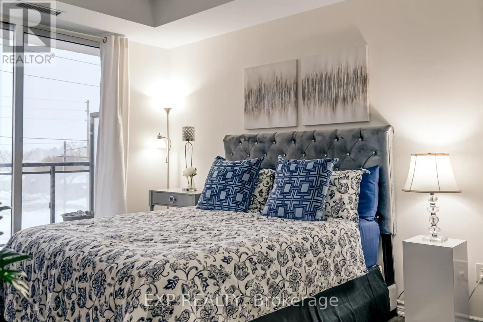 317 - 11611 YONGE STREET