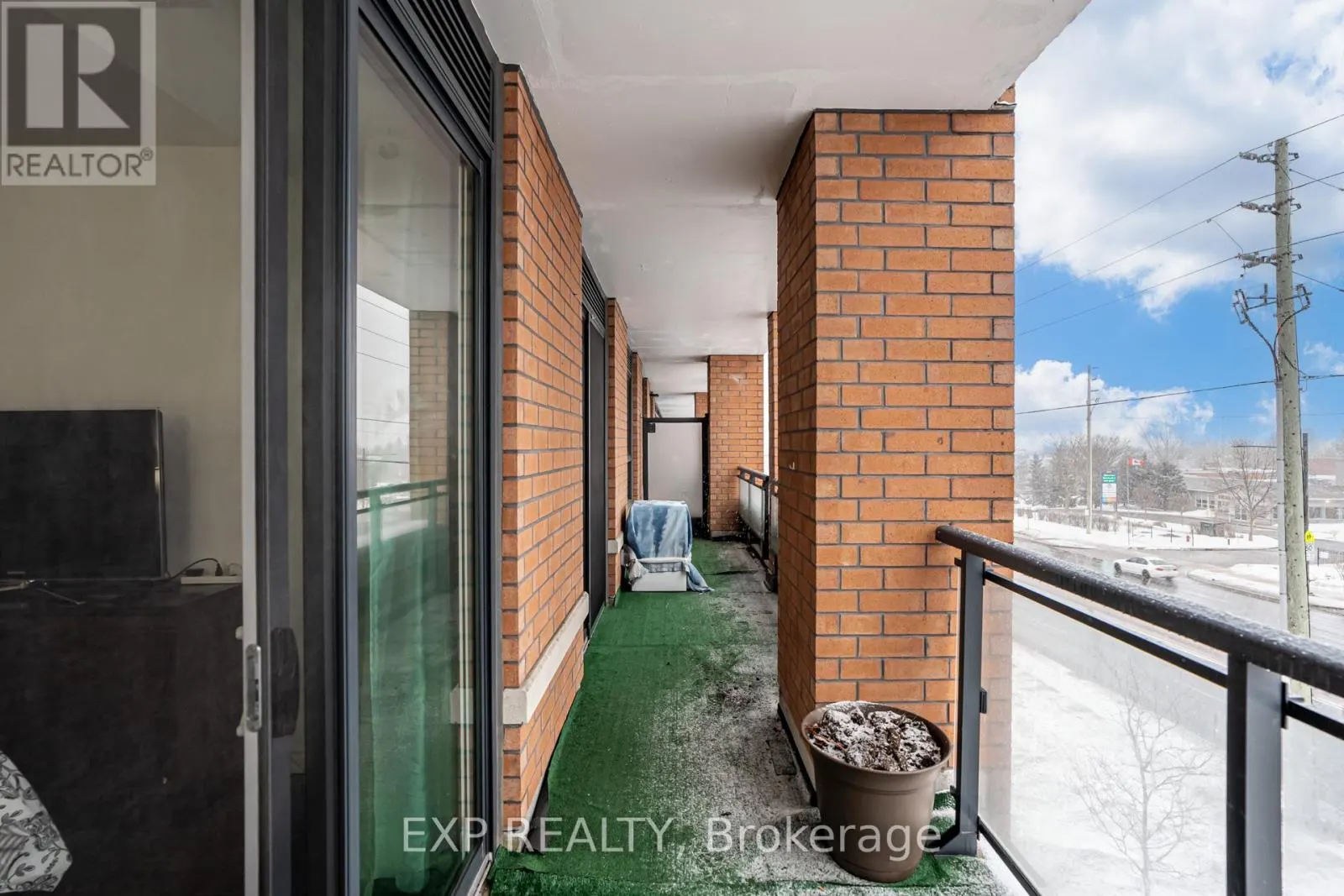 317 - 11611 YONGE STREET