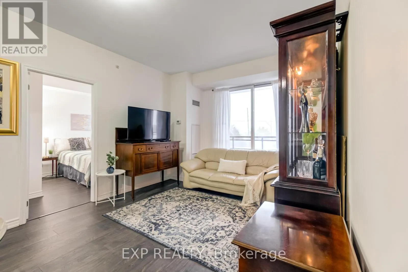 317 - 11611 YONGE STREET