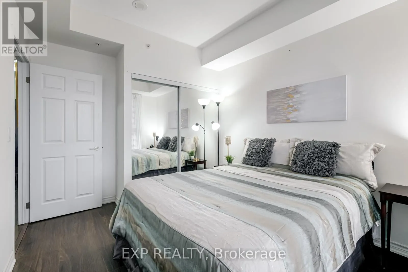 317 - 11611 YONGE STREET