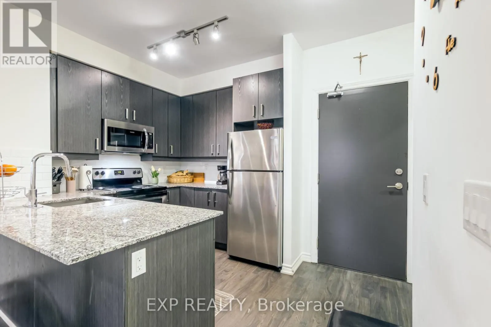 317 - 11611 YONGE STREET