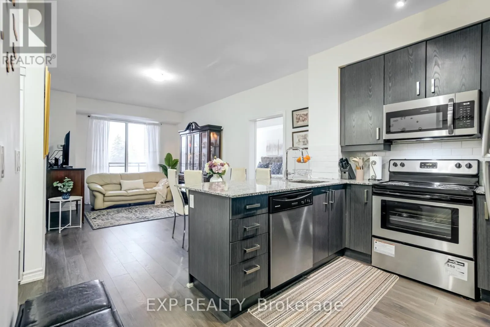 317 - 11611 YONGE STREET