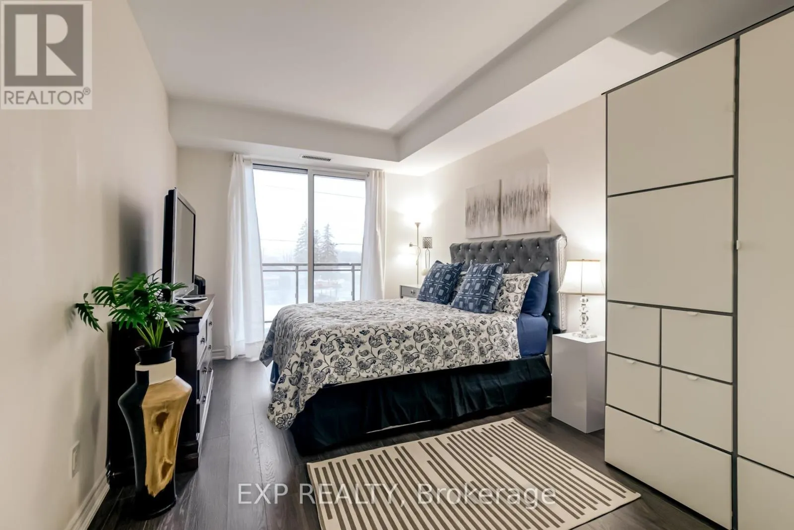 317 - 11611 YONGE STREET