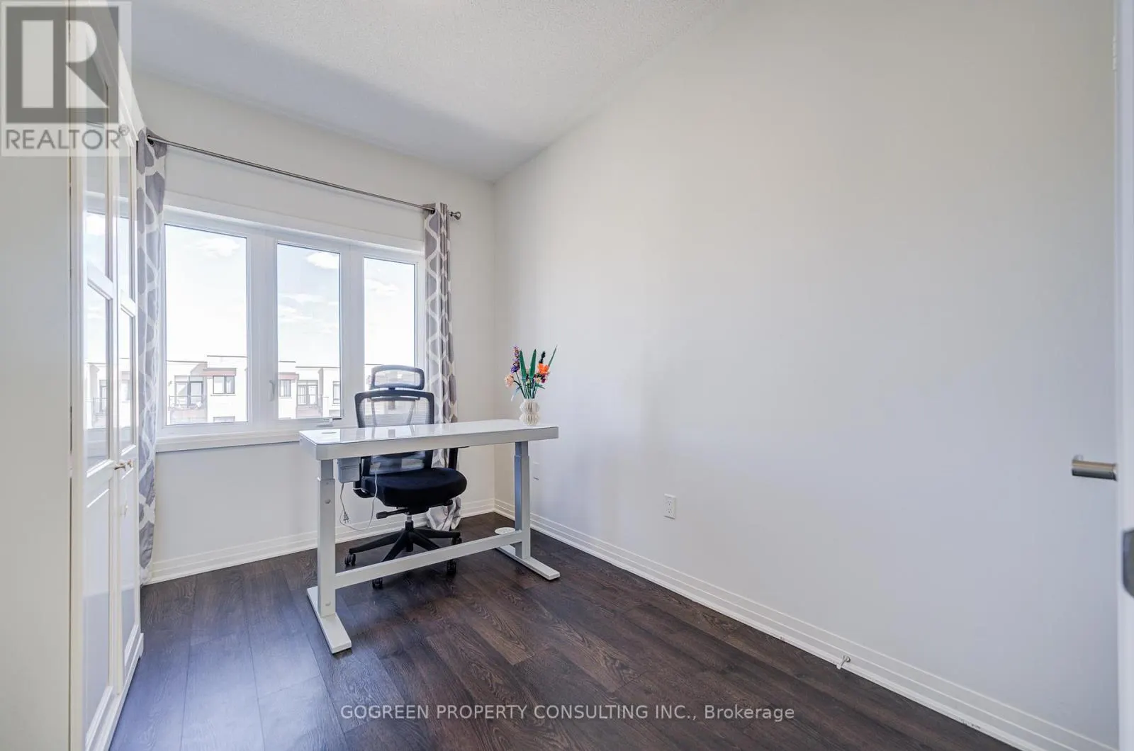 242 THOMAS COOK AVENUE