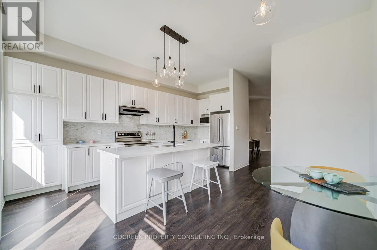 242 THOMAS COOK AVENUE