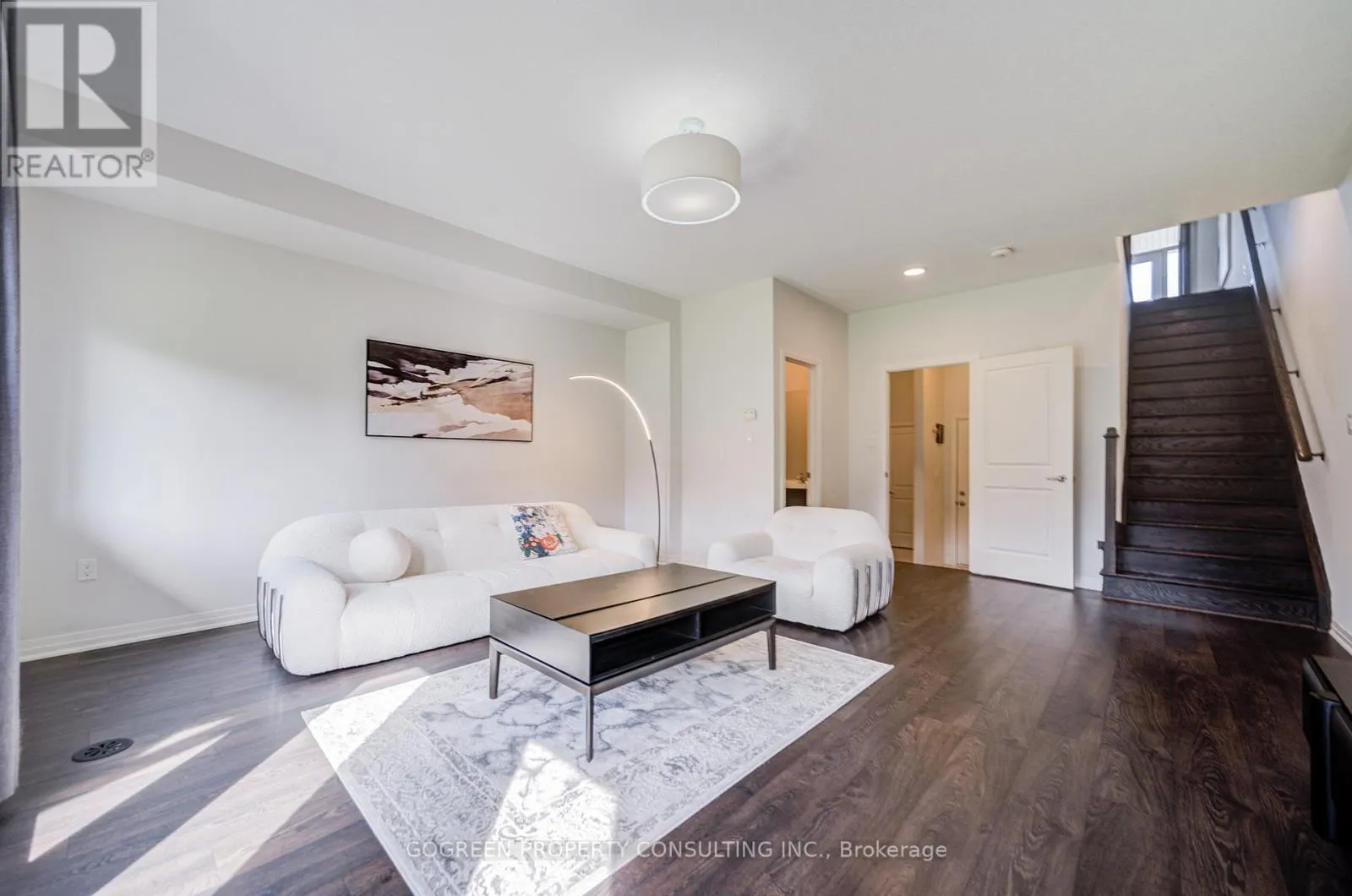 242 THOMAS COOK AVENUE