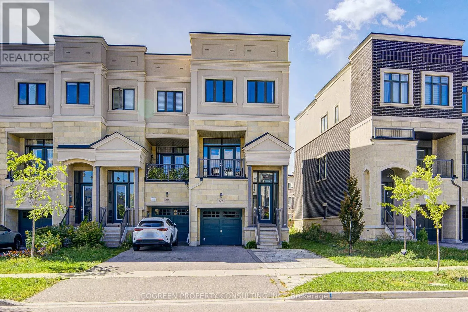 242 THOMAS COOK AVENUE