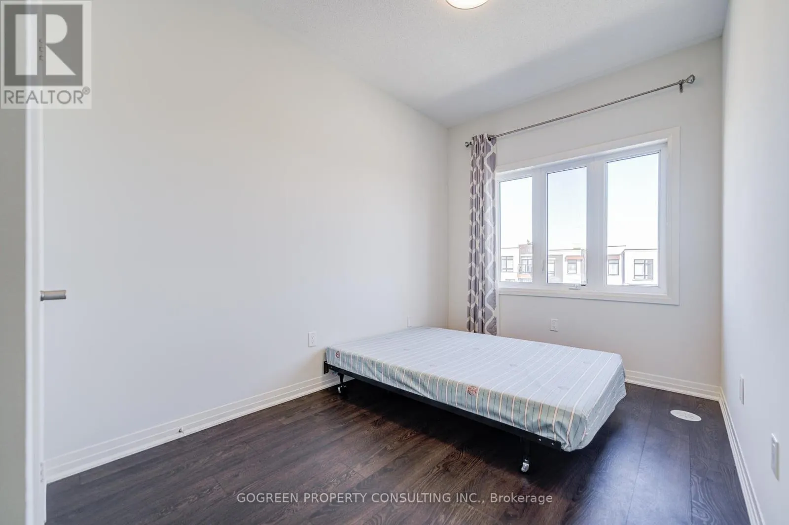 242 THOMAS COOK AVENUE