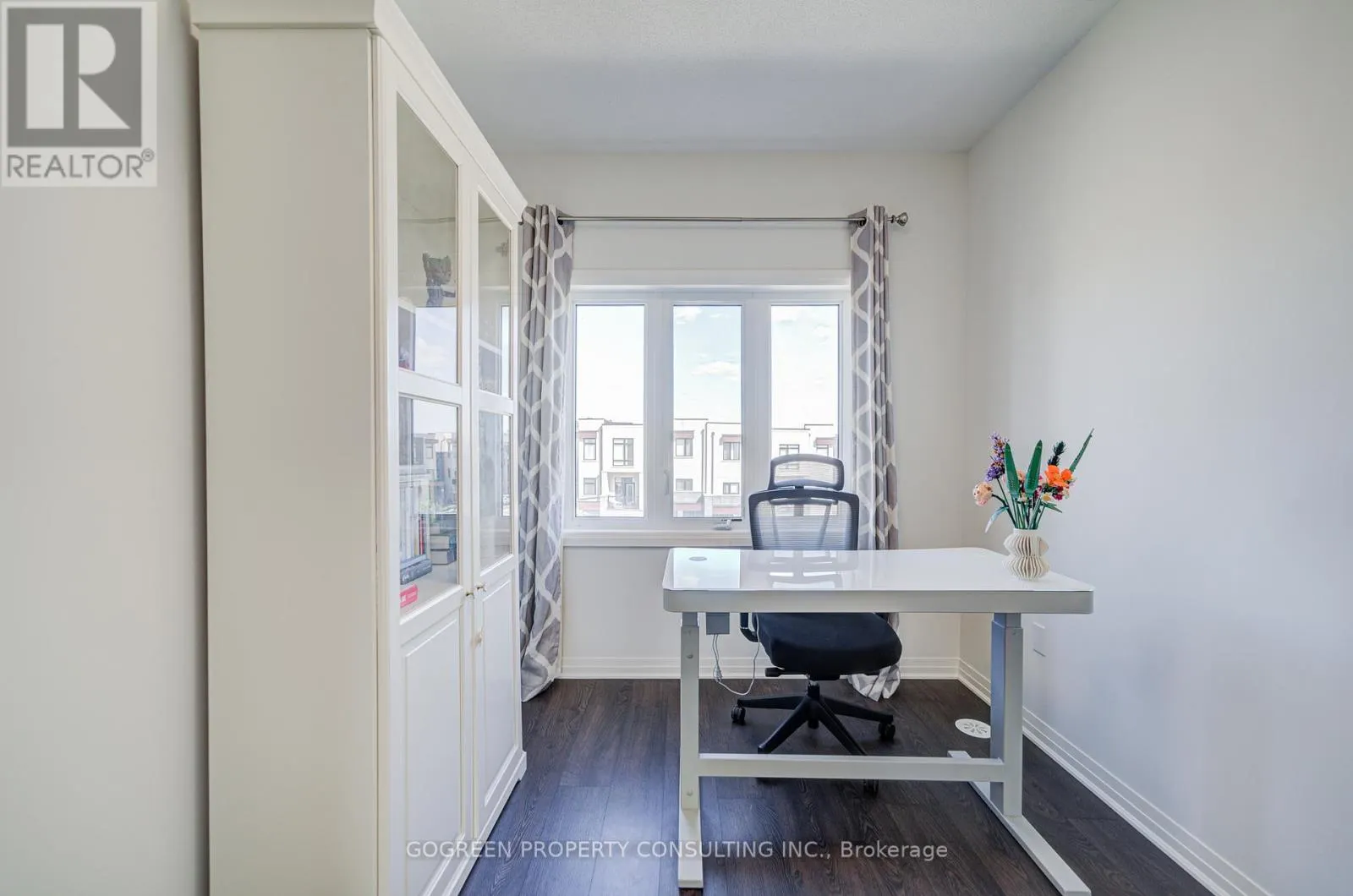 242 THOMAS COOK AVENUE