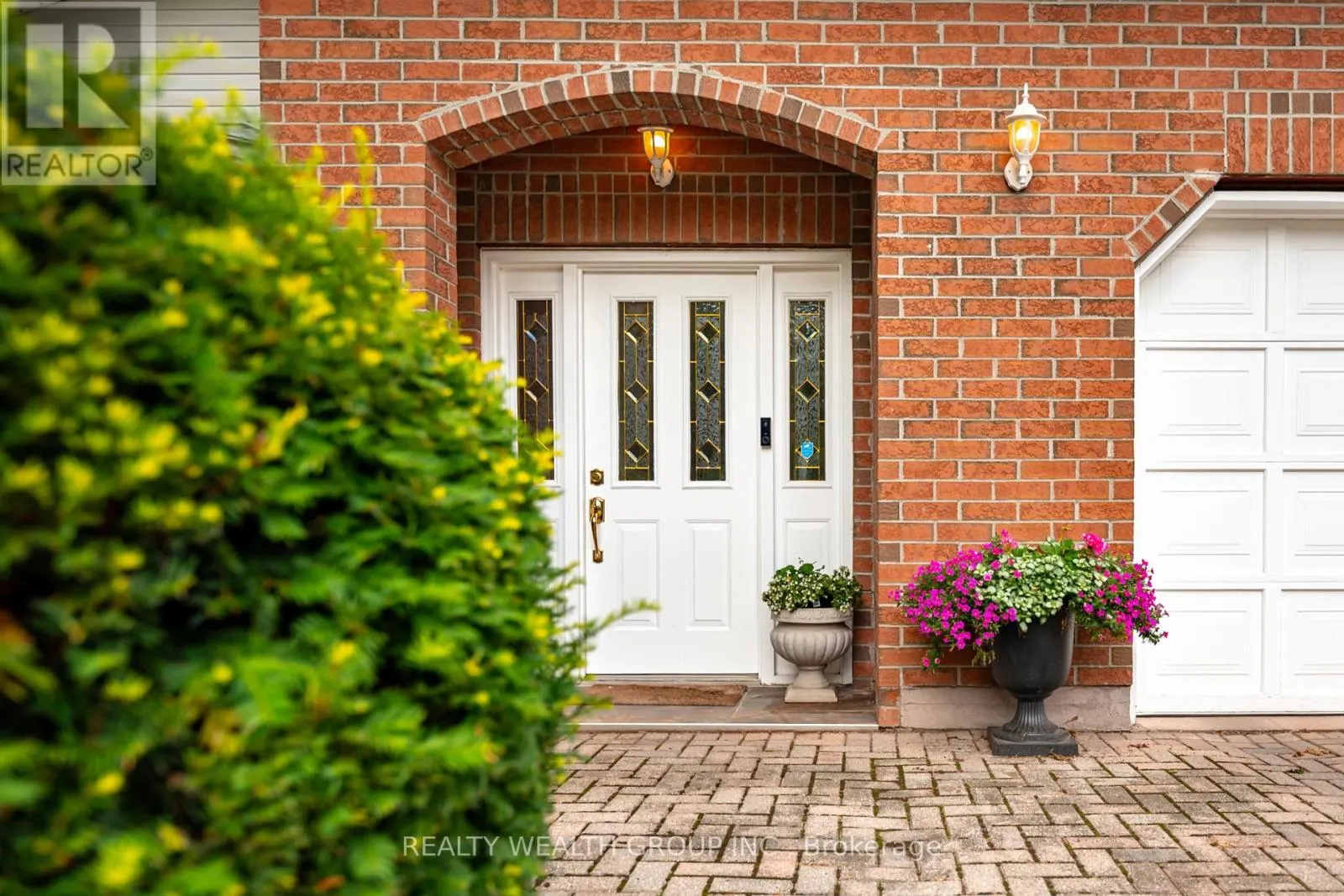 86 ALEXANDER ROAD W
