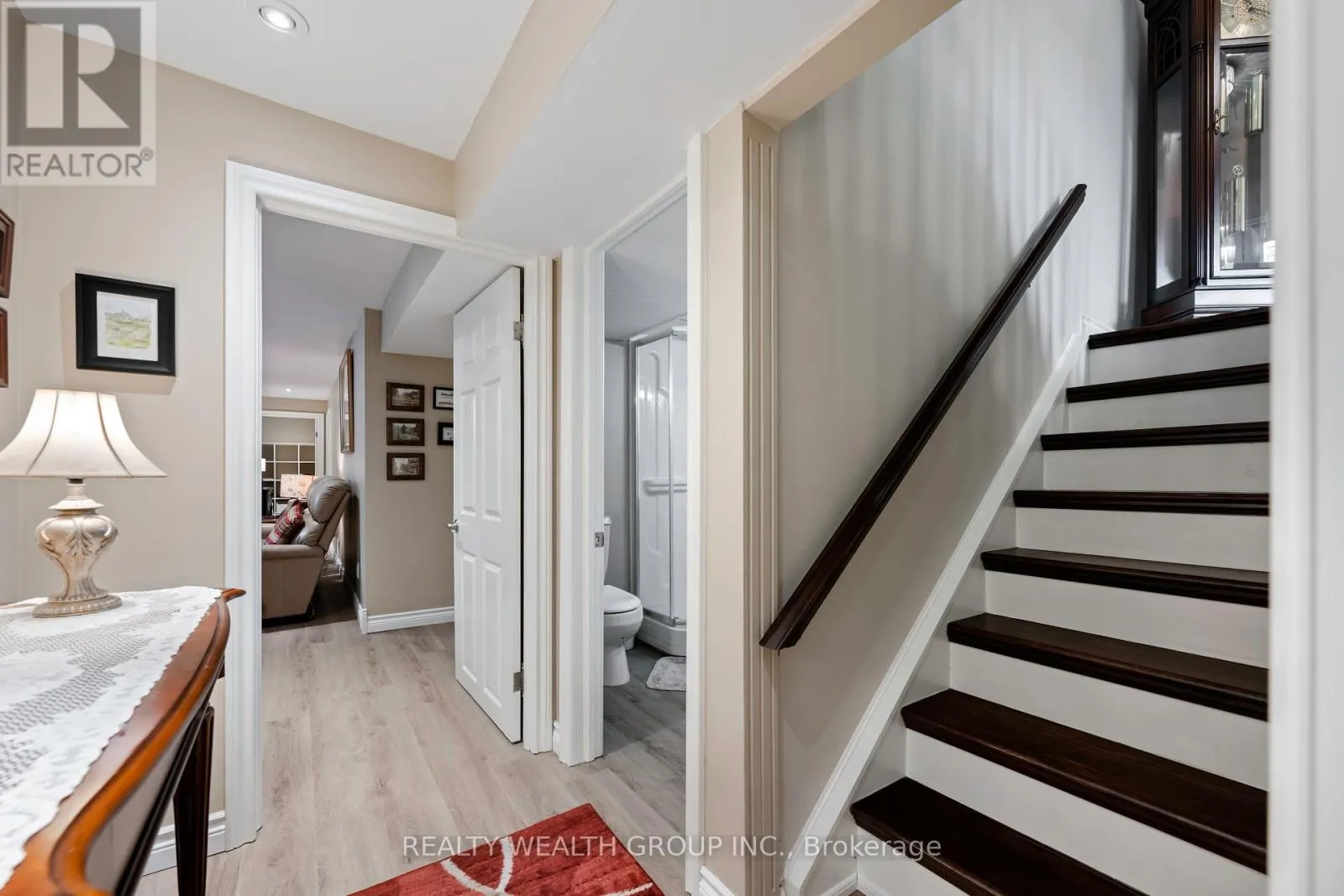 86 ALEXANDER ROAD W