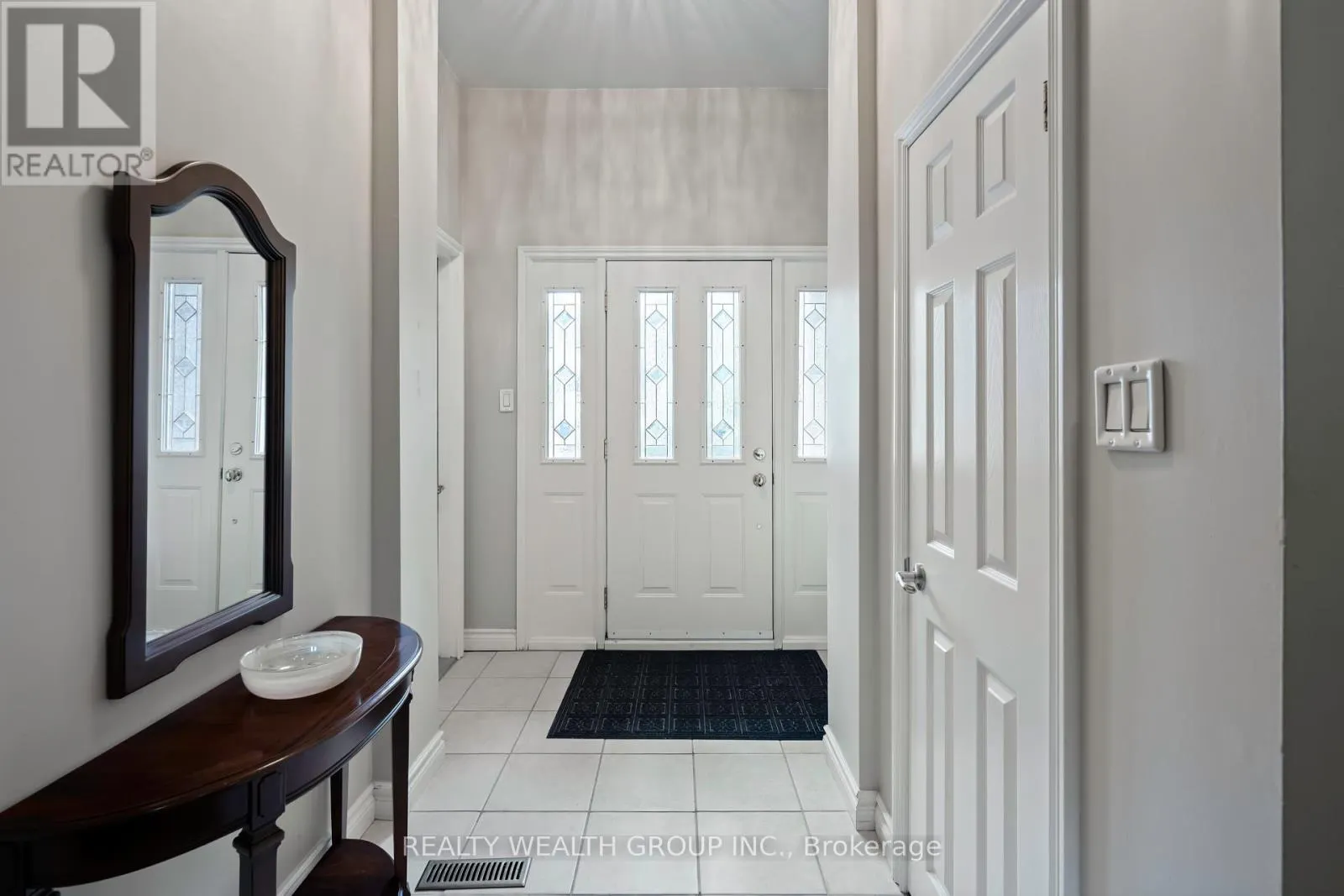 86 ALEXANDER ROAD W