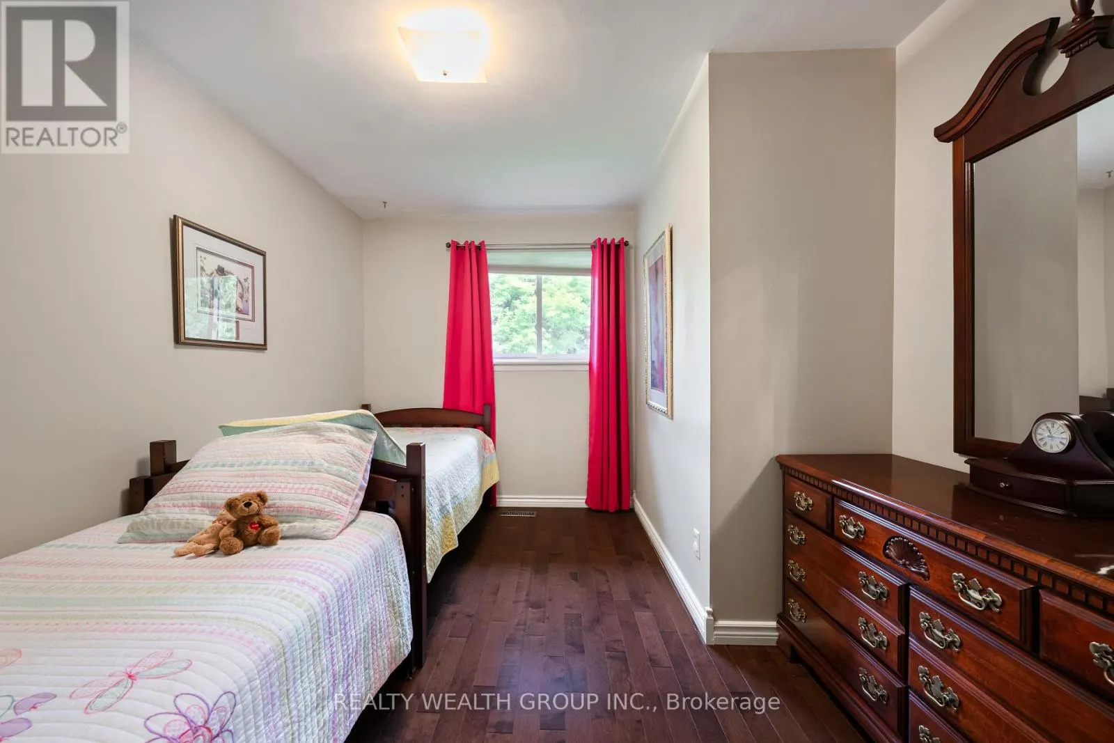 86 ALEXANDER ROAD W
