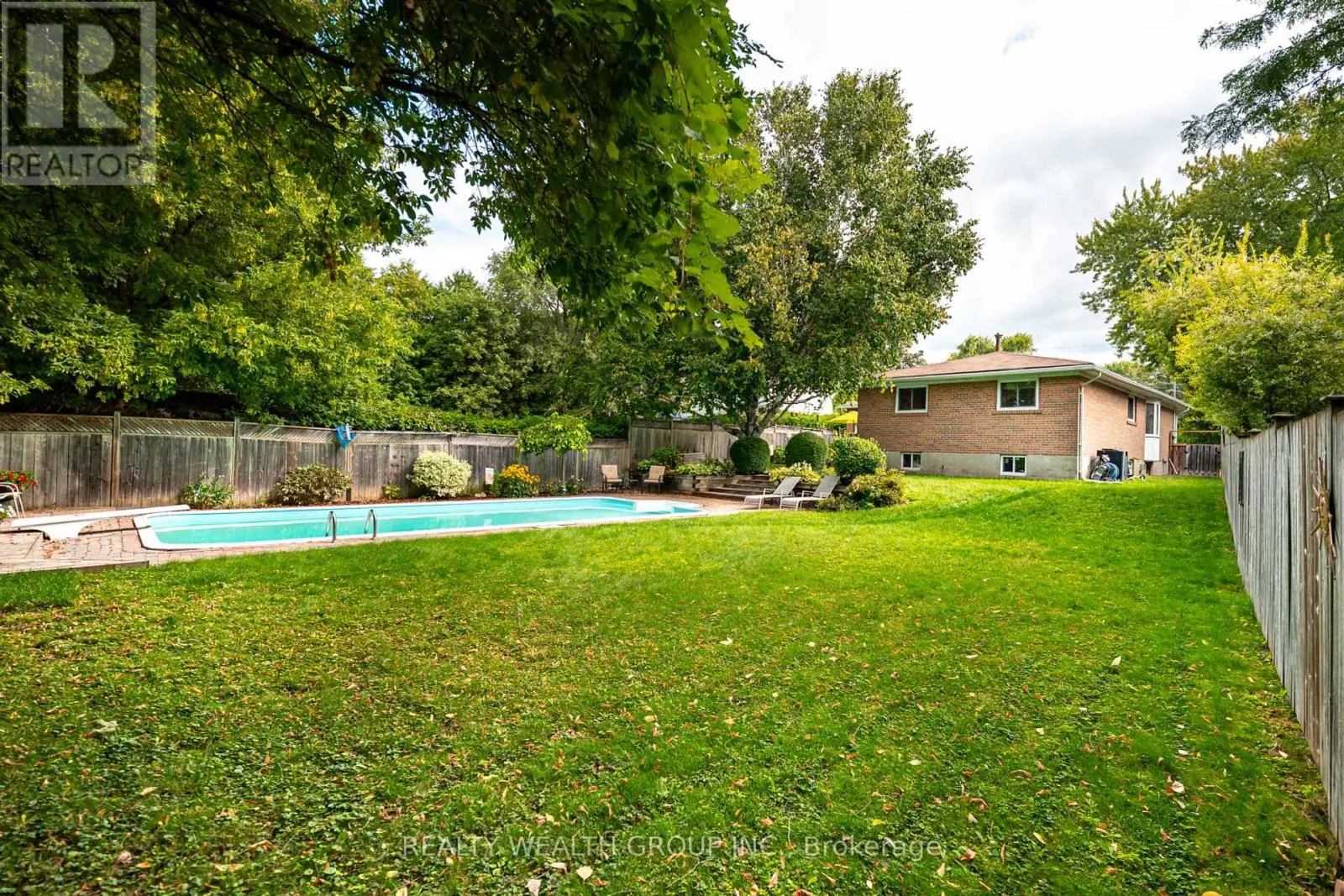 86 ALEXANDER ROAD W