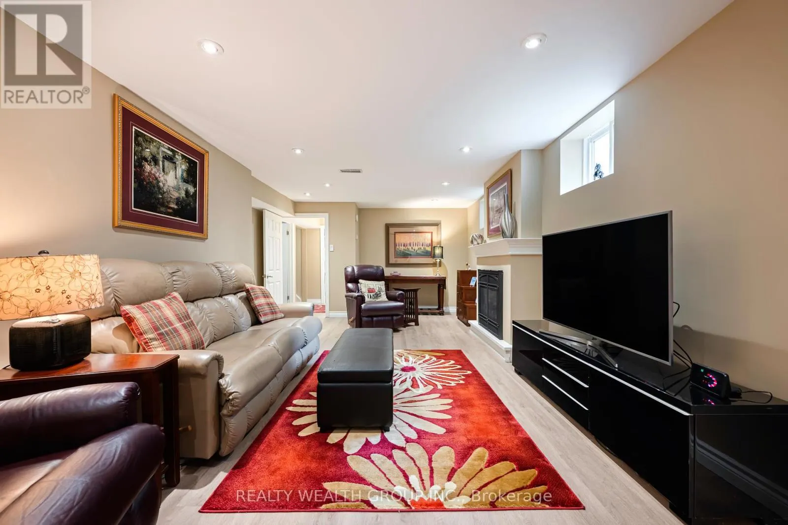 86 ALEXANDER ROAD W