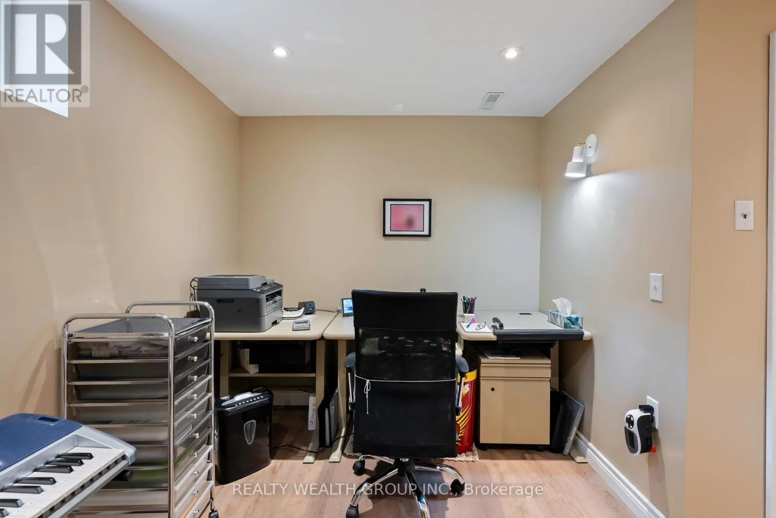 86 ALEXANDER ROAD W