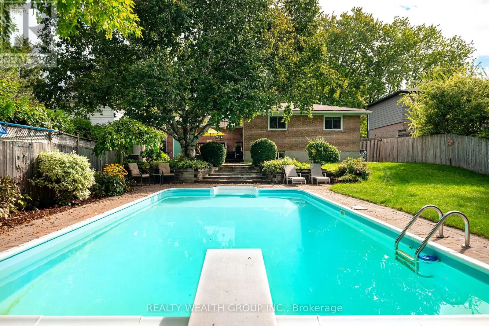 86 ALEXANDER ROAD W
